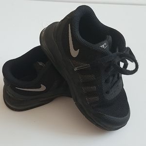EUC Black Toddler 8 Nike AIR